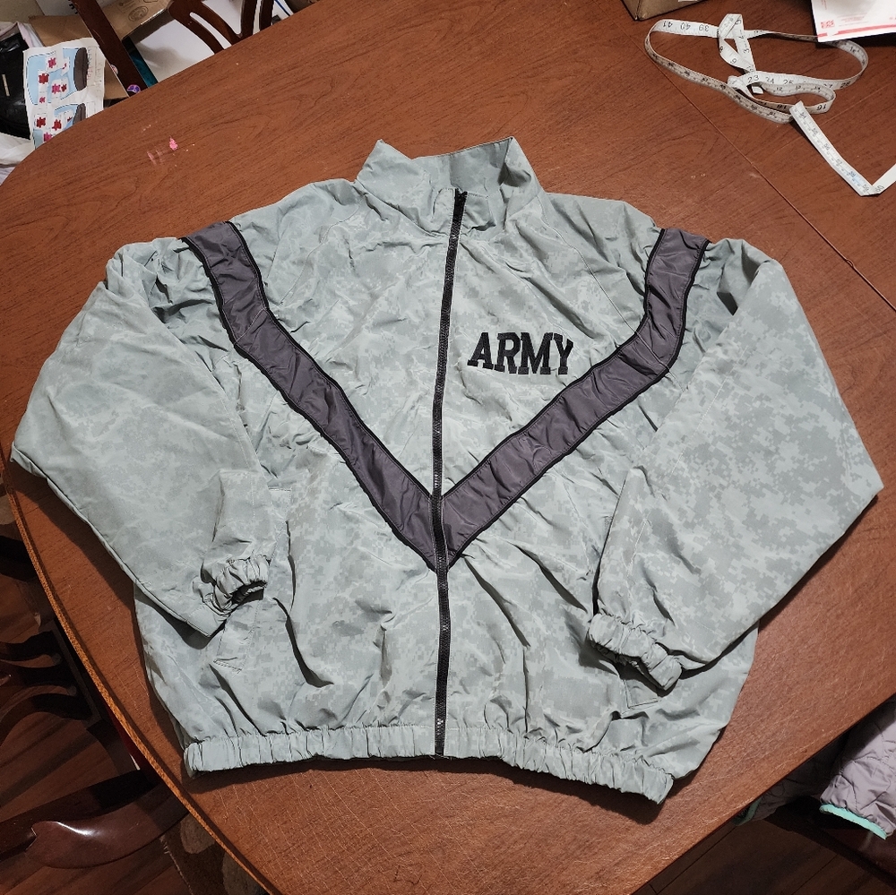 NWOT ... U.S. Army Gray and Black Jacket